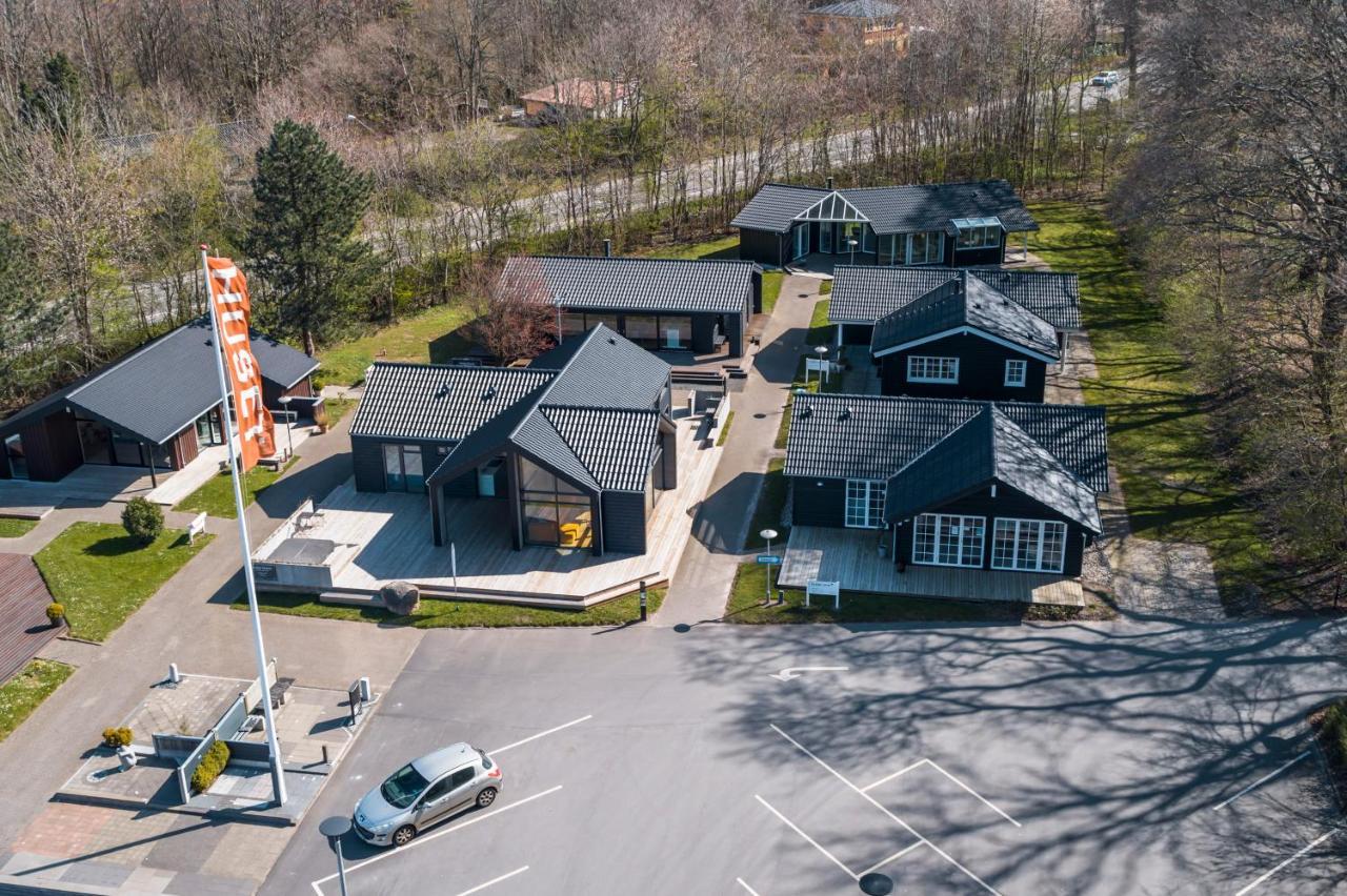 Huset Middelfart Hotel ภายนอก รูปภาพ