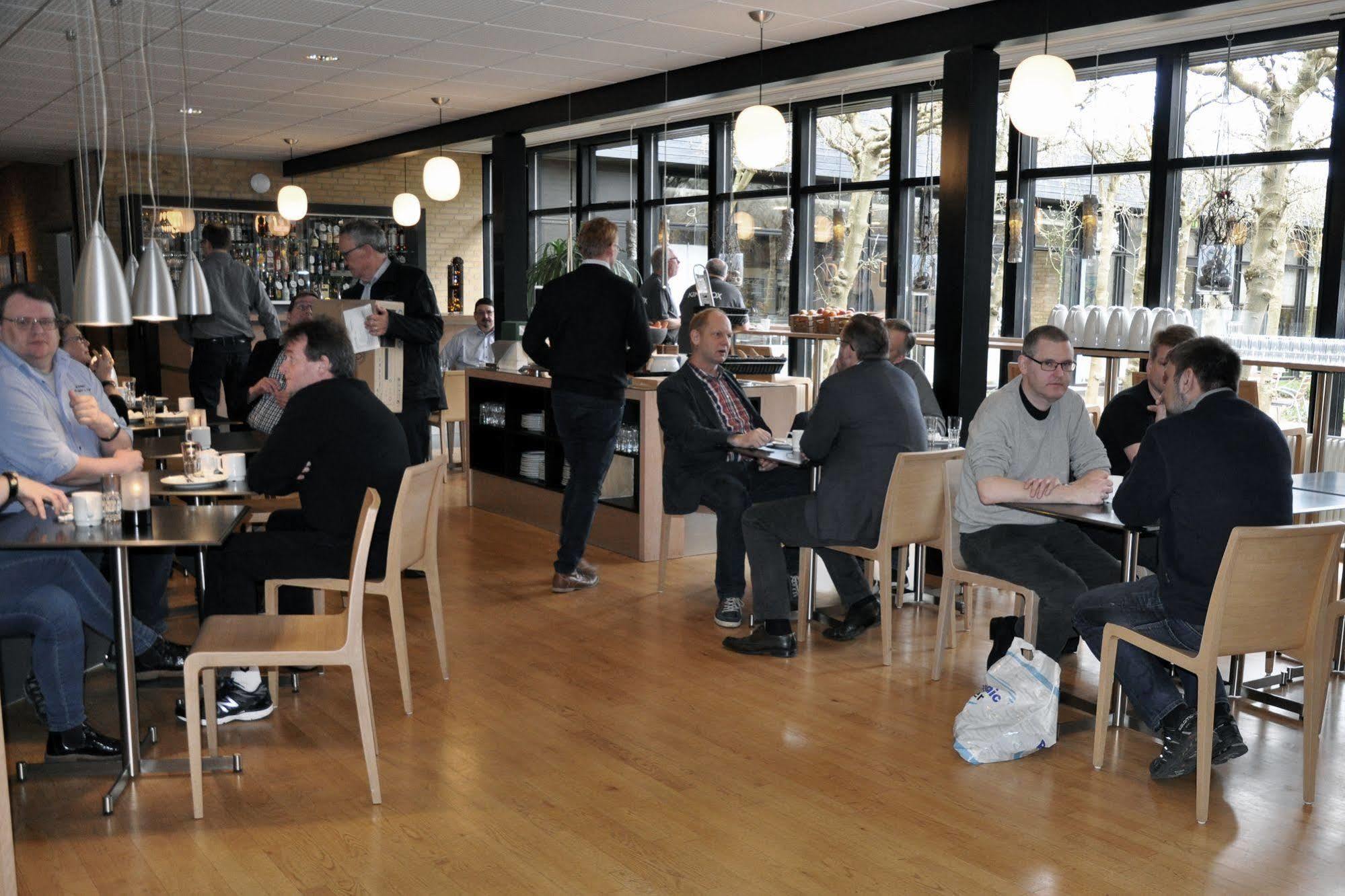 Huset Middelfart Hotel ภายนอก รูปภาพ